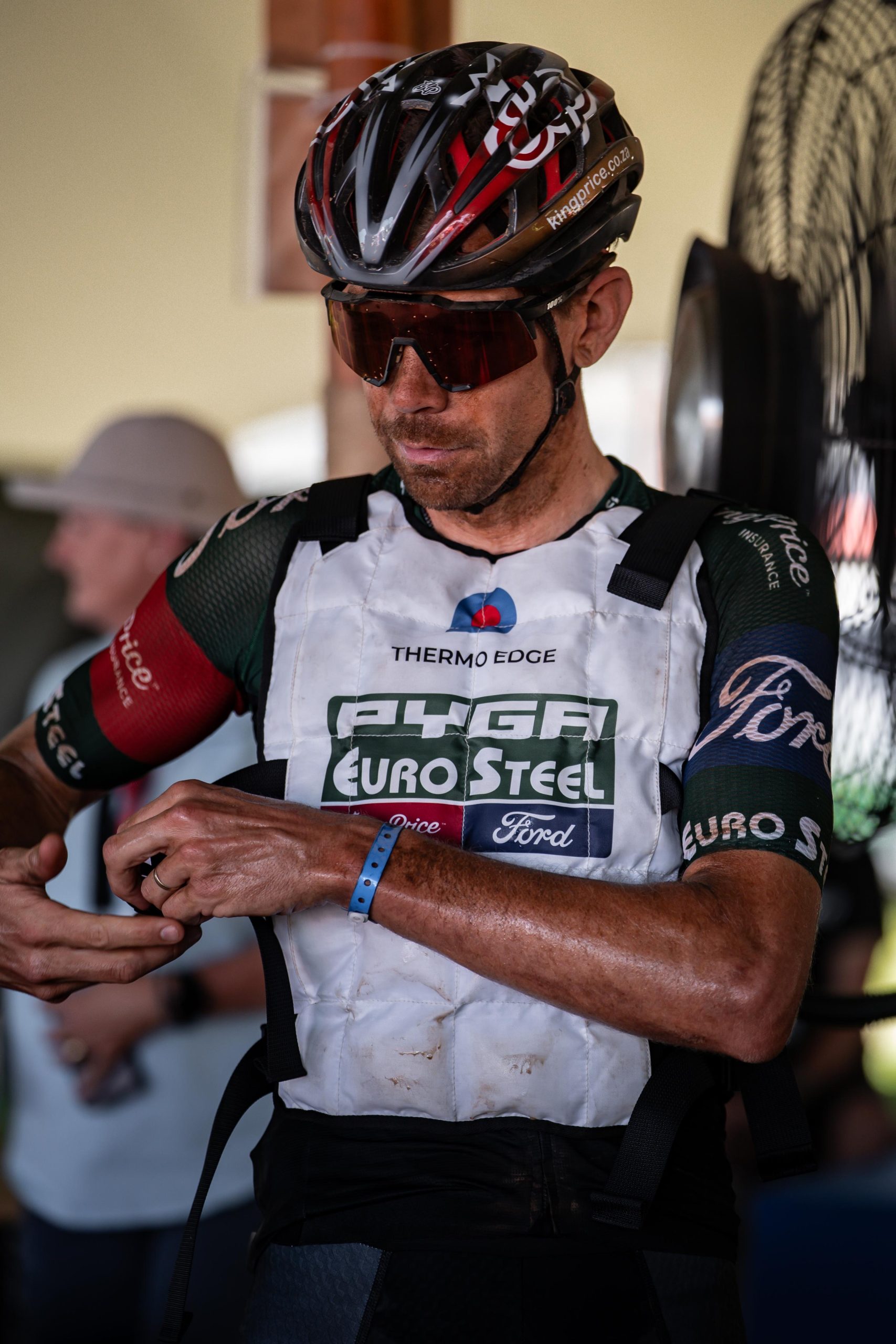 Cooling down core temperature with Ice vest